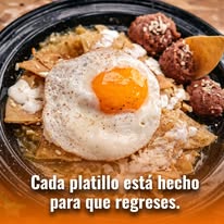 Desayuno con huevo estrellado